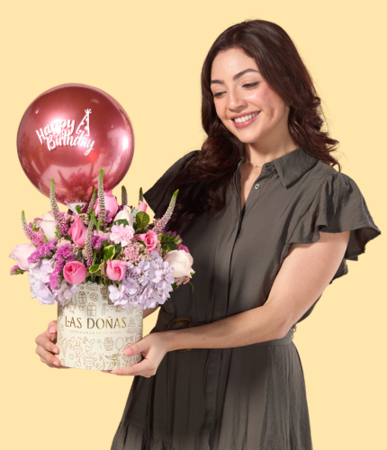 Flower arrangement with roses